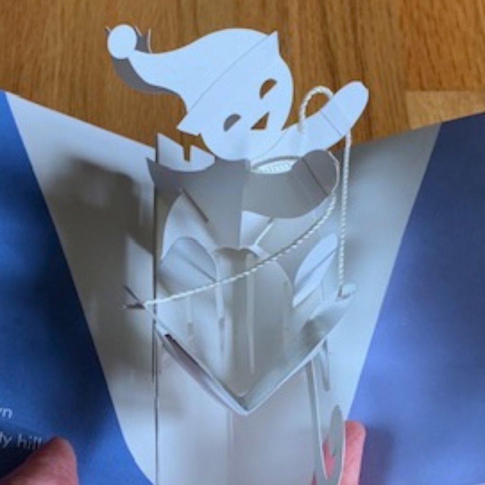 Winter in White book (Classic Collectible Pop-Up) - Picture 2 of 3